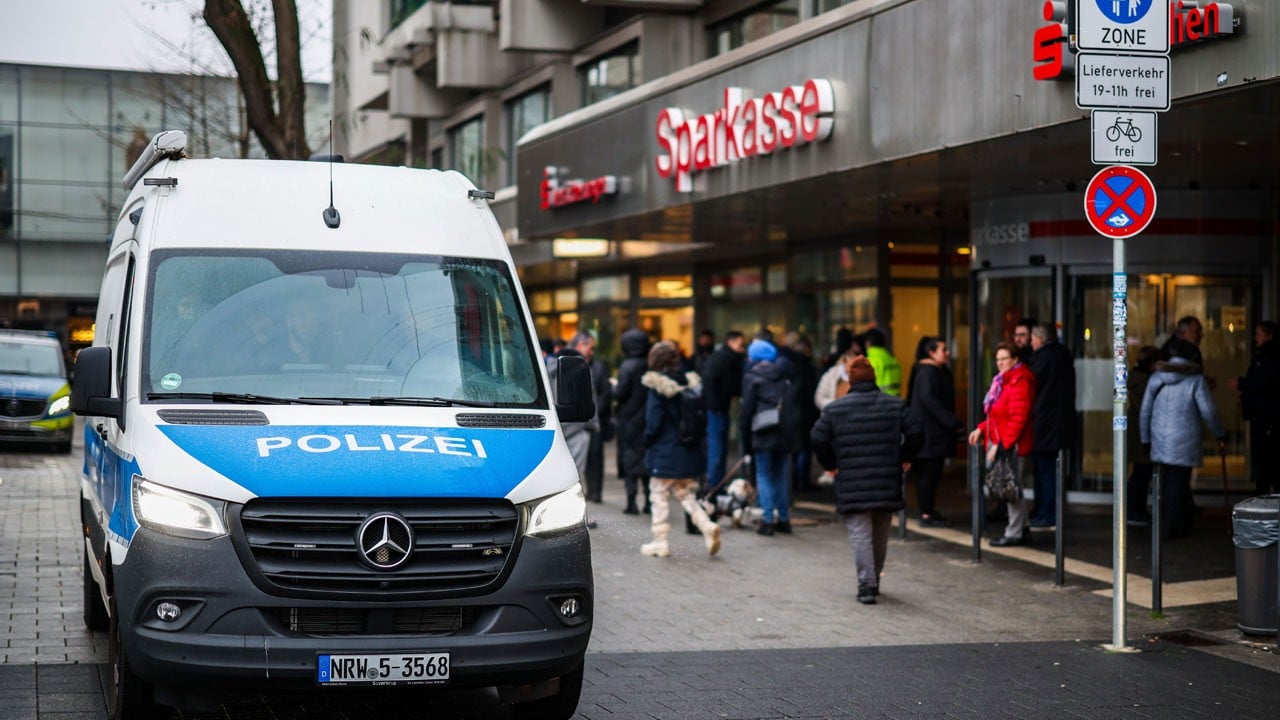 Almanya’da film gibi banka soygunu: 30 milyon Euro ile Türklerin altınları da buhar oldu!