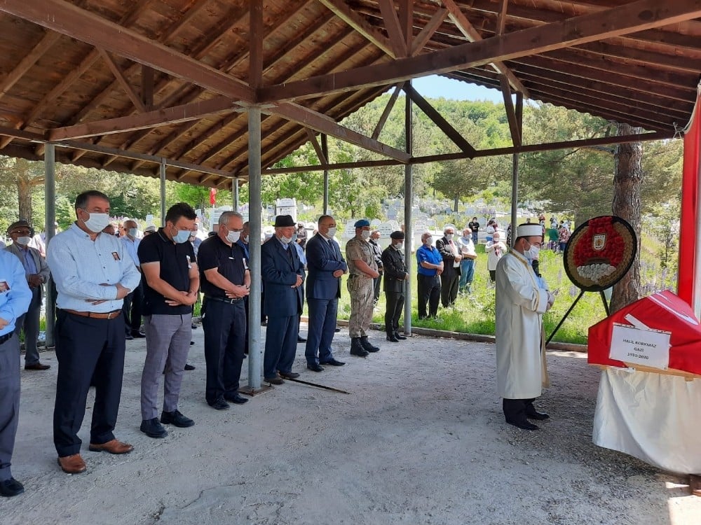 Almanya’da hayatını kaybeden Kore gazisi, Tokat’ta toprağa verildi 