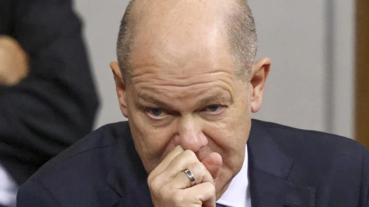 Almanya'da hükümet düştü: Yenilik başlıyor! Scholz'u ateş sardı!