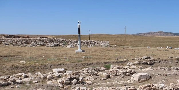 Almanya'da İklim aktivistleri harekete geçti: Tarihi yeri böyle boyadılar: operasyon sonucu tam 13 kişi gözaltında