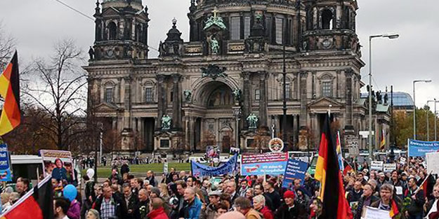 Almanya’da ırkçı saldırı! Darp edip yaraladılar