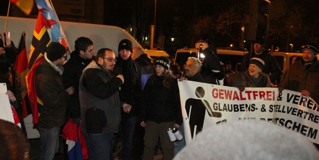 Almanya'da İslam karşıtlığına protesto