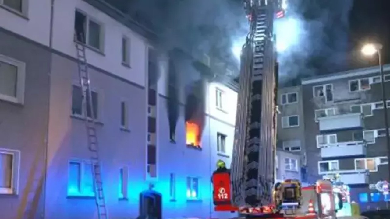 Almanya’da korkutan yangın! 2 kişi öldü