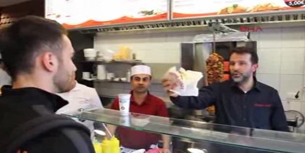  Almanya'da oy kullanana bedava döner