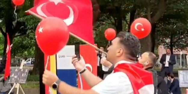 Almanya'da PKK yandaşları 15 Temmuz anma programına katılan gençlere saldırdı