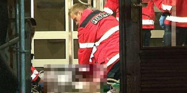 Almanya’da polis, bıçaklı saldırganı öldürdü