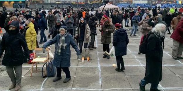 Almanya'da protesto!