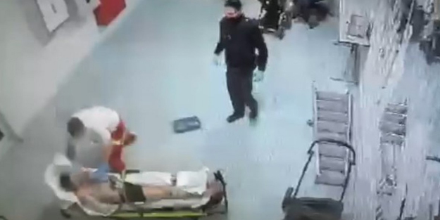  Almanya'da sağlık çalışanından polisin gözü önünde hasta Suriyeliye şiddet!