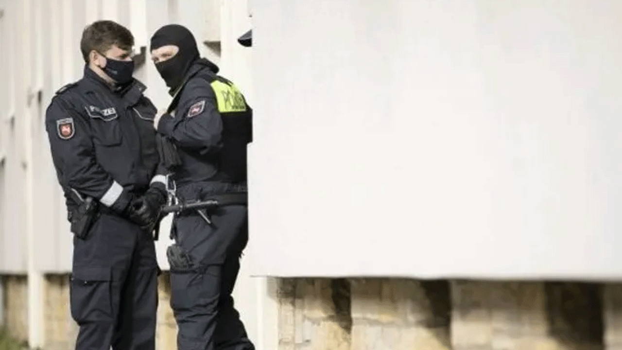 Almanya’da silahlı saldırı dehşeti!