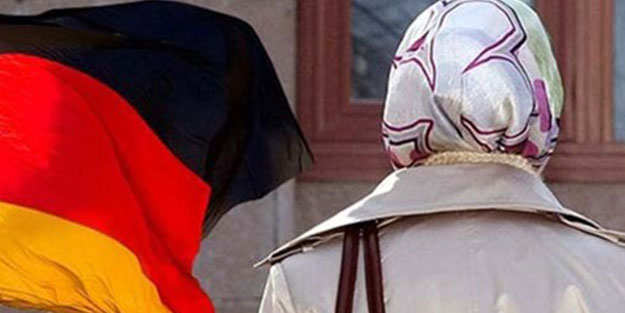 Almanya'da skandal! Başörtülü diye oy kullandırmadılar