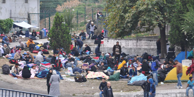 Almanya'da Suriyelilere saldırılar sürüyor