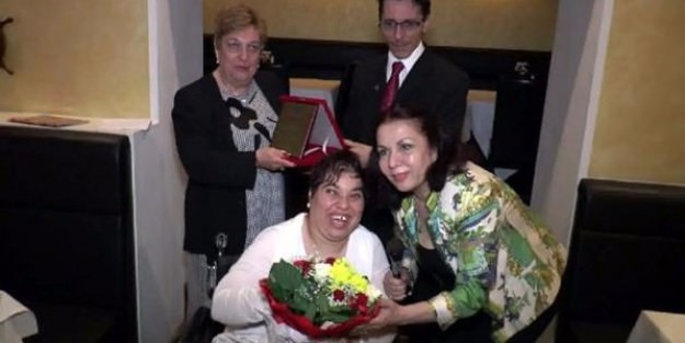 Almanya'da Türk kadın yılın annesi seçildi