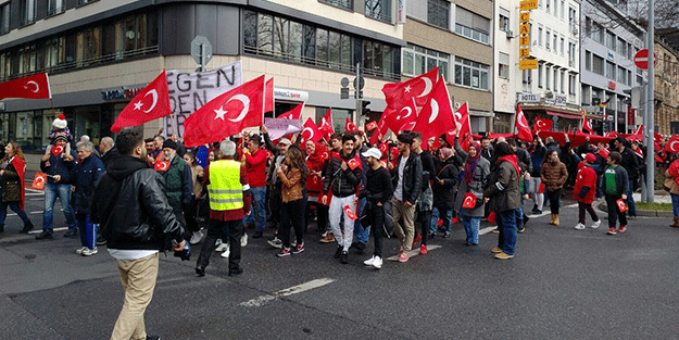 Almanya’da Türk-Kürt çatışması endişesi