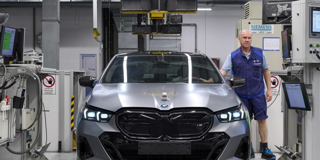 Almanya'da üretildi: %100 performanslı BMW i5 geliyor! Çoktan kuyruk oluşturdu, inanılmaz talep var