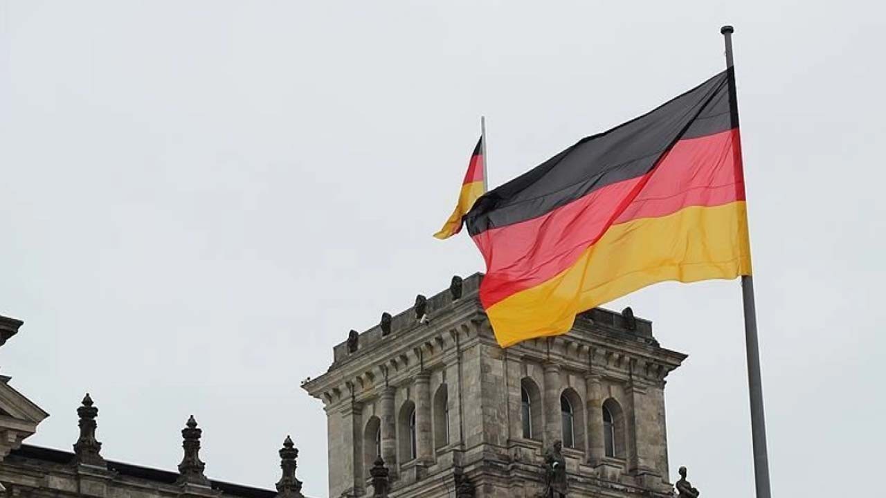 Almanya’da vergi geliri tahmini düştü!