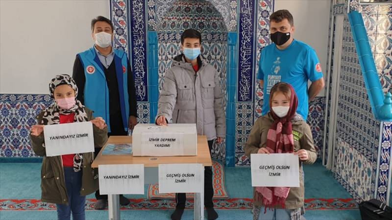 Almanya’daki Kur’an kursu öğrencileri yardım topladı