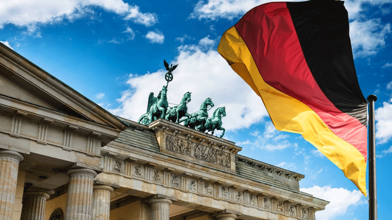 Almanya'dan büyük skandal! Bu sloganı paylaşanlar yandı