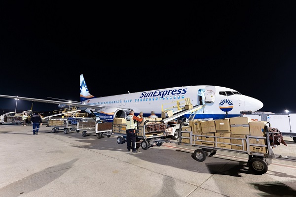 Almanya’dan gelen ilk yardım uçağı Antalya’da