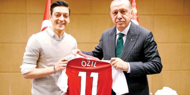 Almanya'dan Mesut Özil'e küstah tehdit!