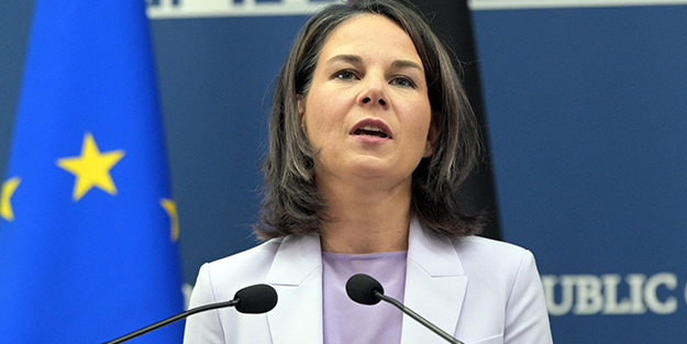 Almanya'dan silah sattığı İsrail'e Gazze çağrısı!