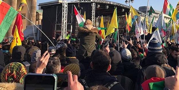 Almanya'dan tarihi karar! Terör örgütü PKK paçavralarını yasakladılar