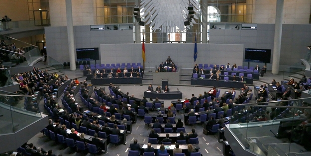Almanya'dan Türk kökenli vekillerine Türkiye uyarısı