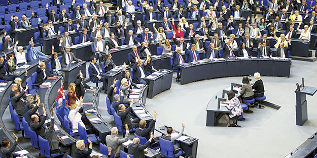 Almanya'nın skandal kararını dünya böyle gördü