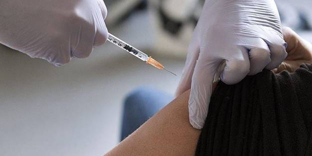 Almanya'yı sarsan iddia! Hemşire koronavirüs aşısı yerine tuzlu su enjekte etmiş