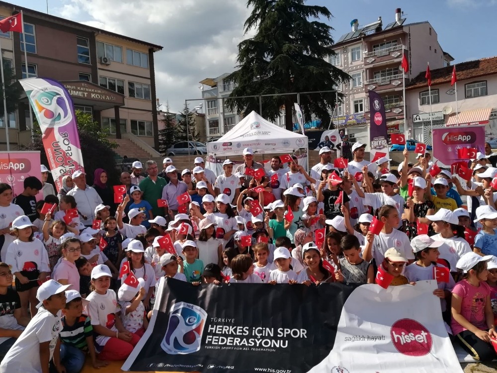 Almus’ta herkes için spor günü düzenlendi 
