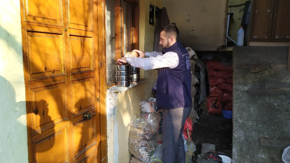 Alo Evlat yardımları ihtiyaç sahiplerinin yüzünü güldürüyor 