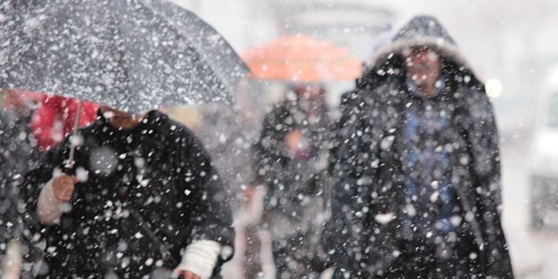 'Alo polis okullar tatil mi?'