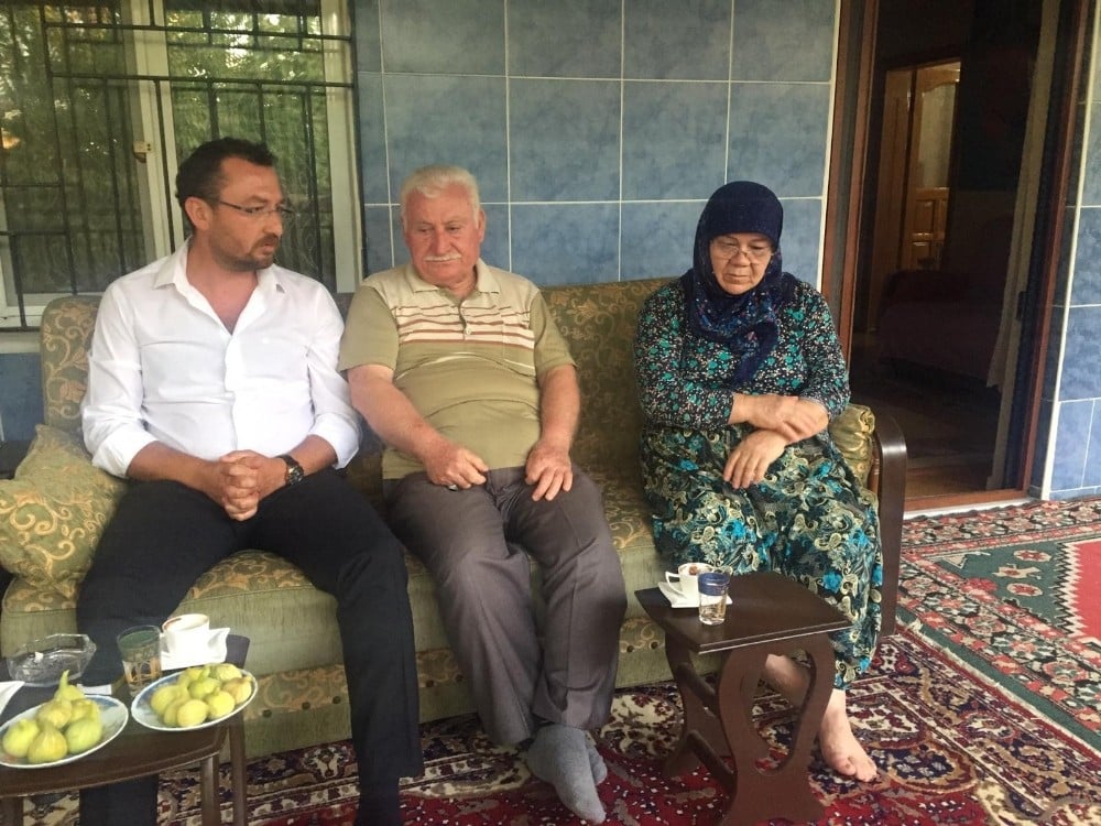 Aloğlu şehit ailesini ziyaret etti 