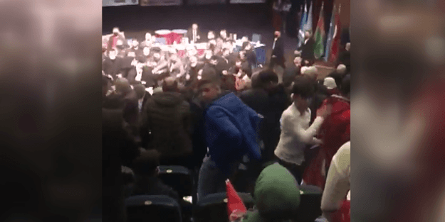 Alparslan Türkeş'i anma programında arbede!