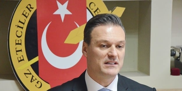 Alpay Özalan: Ben olsaydım play-off'a kalmadan Eskişehirspor çıkardı