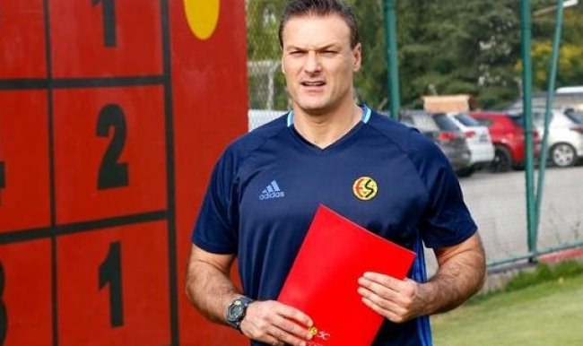 Alpay Özalan: Hakemlerden dertliyiz