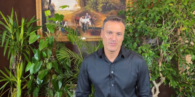 Alpay Özalan'dan ABD'nin soykırım iftirasına karşılık! 'Kızılderililer kitabını satışa sundu'