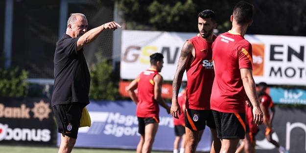 Alper Yılmaz Galatasaray'da antrenmanlara başladı