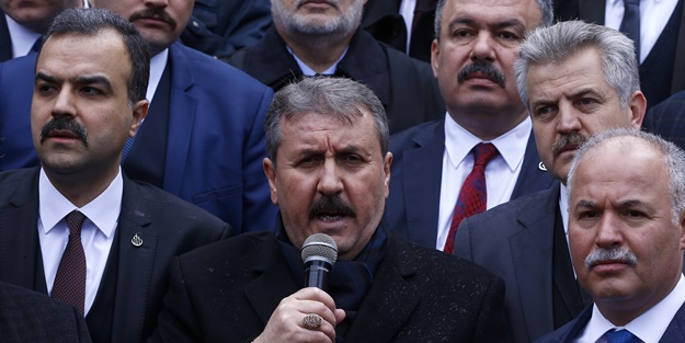Alperen Ocakları otobüsü kaza yaptı
