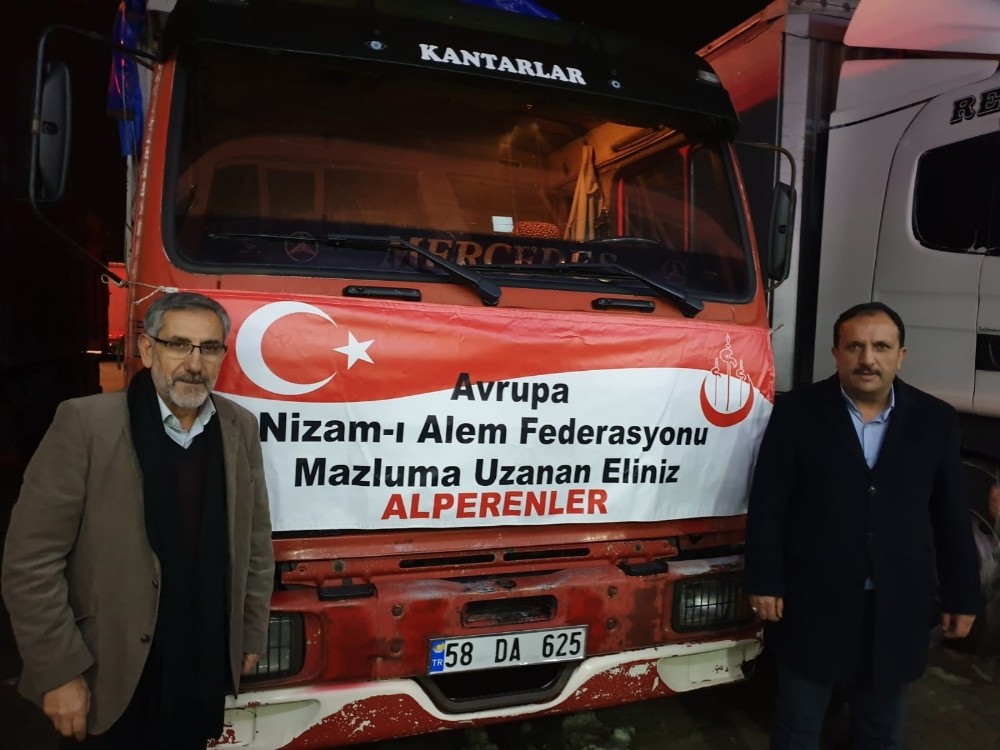 Alperenlerden depremzedelere yardım eli 
