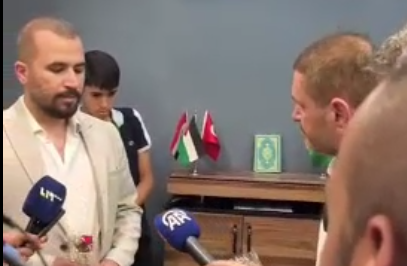 Alperenlerden Suriyelilere kardeşlik gülü