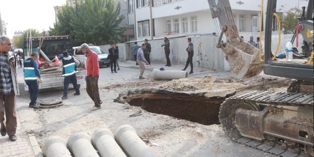 Alt yapı çalışmaları esnasın da göçük: 1 yaralı
