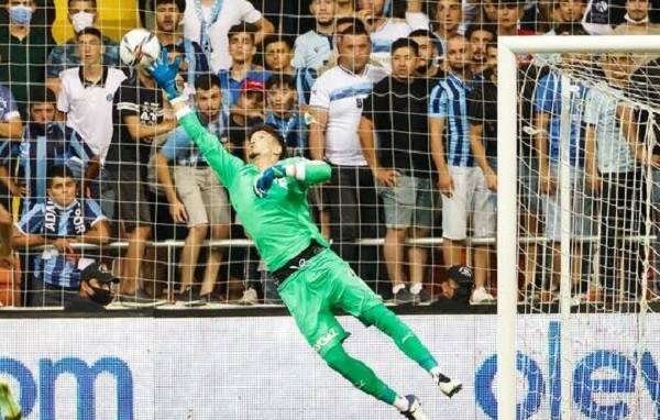 Altay Bayındır rekor | Altay Bayındır kaç yaşında kariyeri