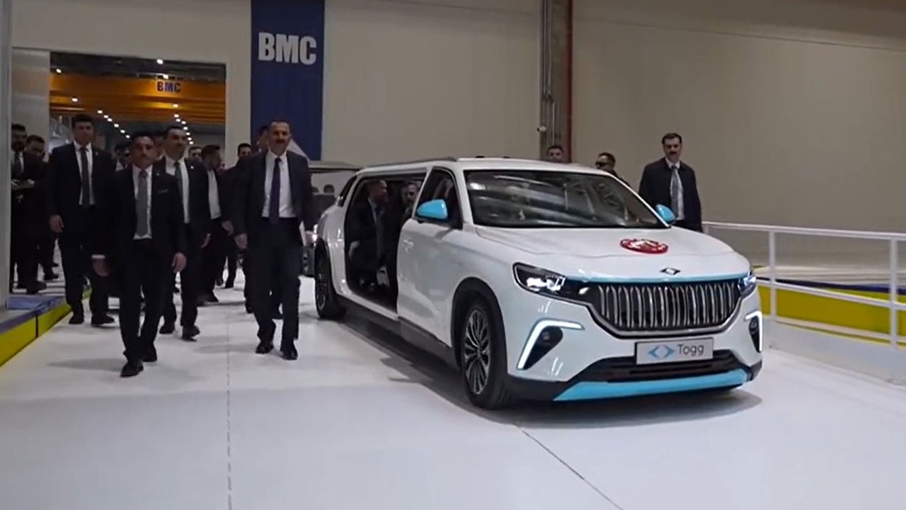 Altay Tankı teslim töreninde sürpriz: Başkan Erdoğan ve kurmayları limuzin Togg ile geldi