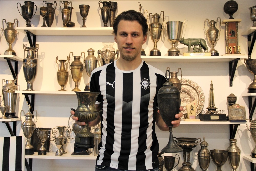 Altay’dan transferin son gününde 5 imza 