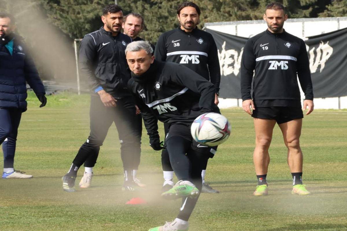 Altay'ın Beşiktaş mesaisi sürüyor