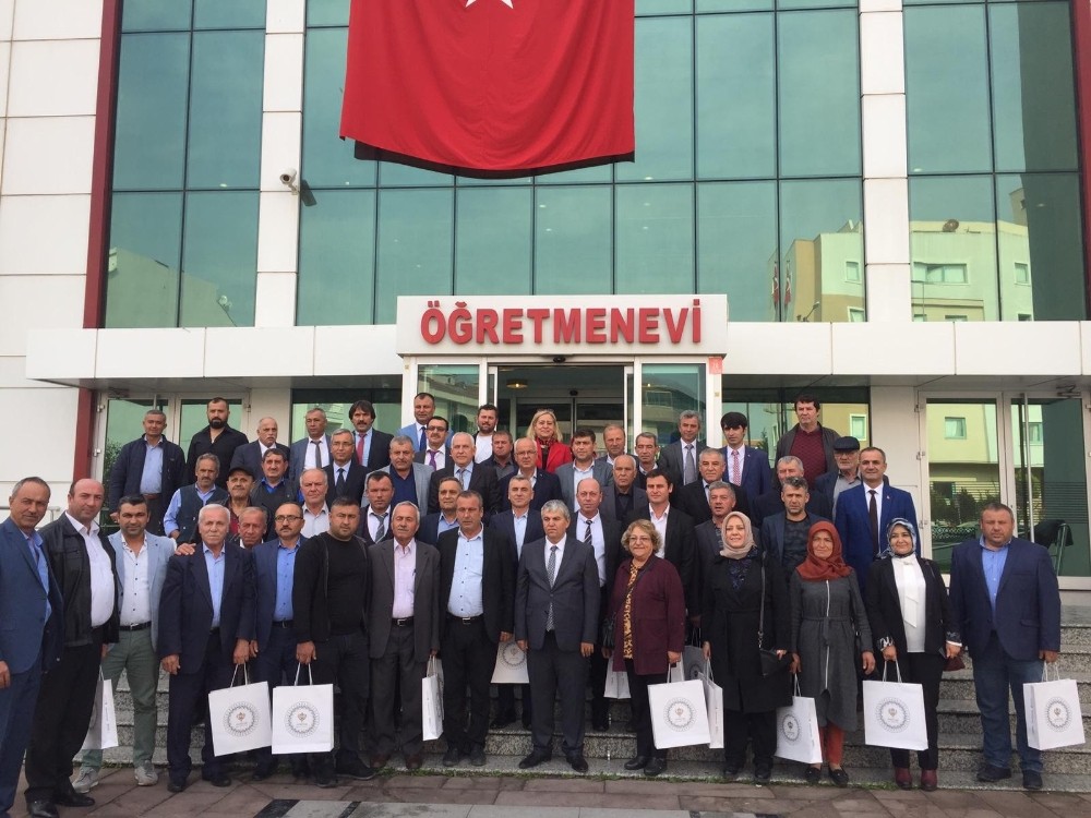 Altıeylül Belediyesi muhtarlarla çözüm odaklı çalışıyor 