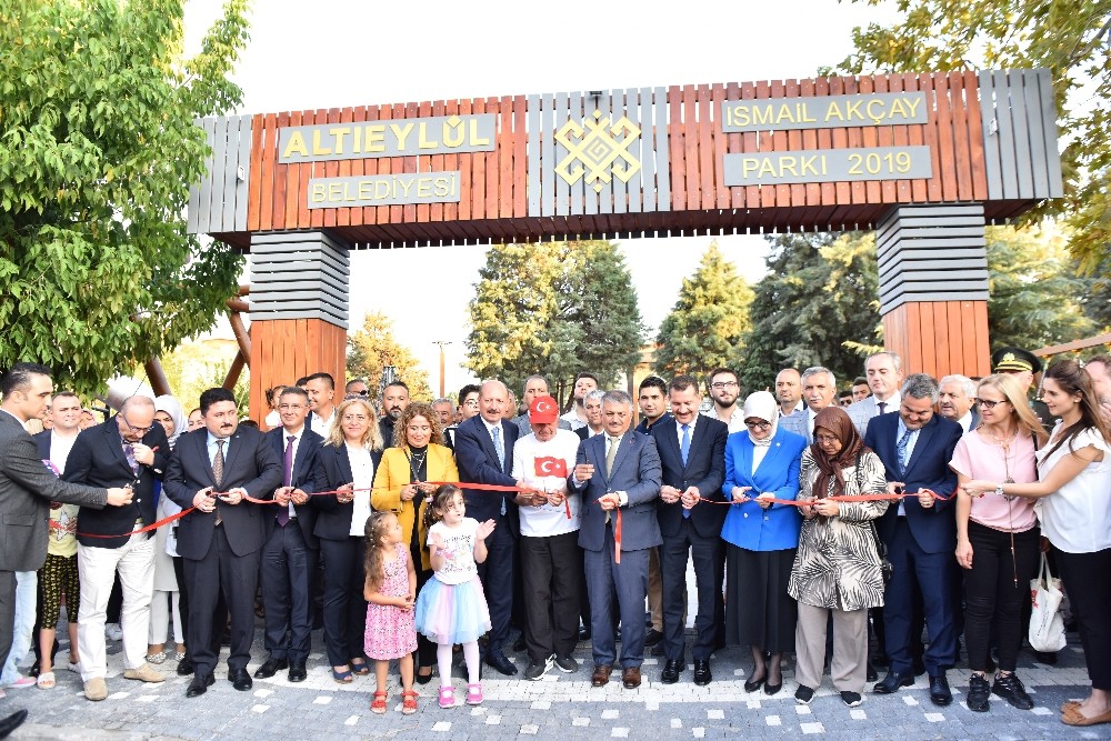 Altıeylül Millet kıraathanesine kavuştu 