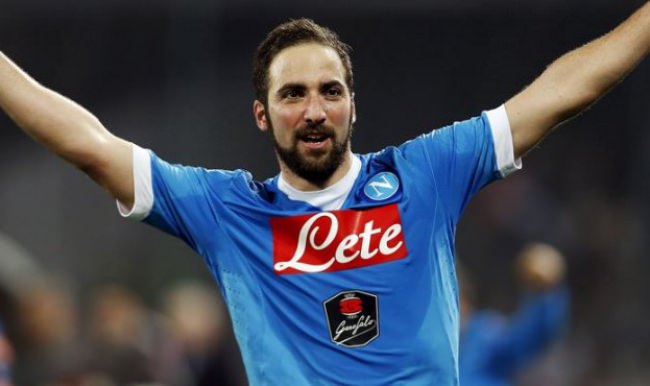 Altın Ayakkabı'da Higuain ve Jonas koptu gidiyor