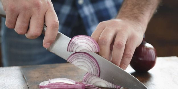 Altın değerinde tam bir şifa kaynağı: Soğan sarımsak kürünün müthiş etkisi! Meğer o hastalıkların dermanıymış