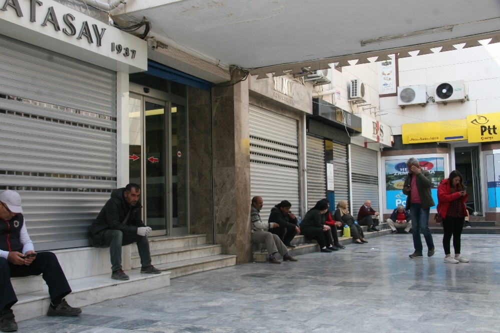 Altın fiyatları yükselince, kuyumcular iş yerlerini açmaya başladı 
